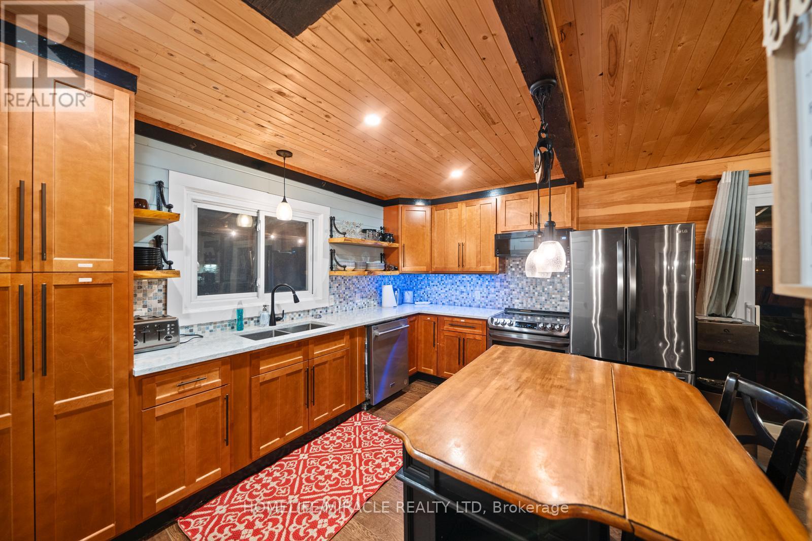 11278 Loyalist Parkway, Prince Edward County, Ontario  K0K 2T0 - Photo 20 - X12221986