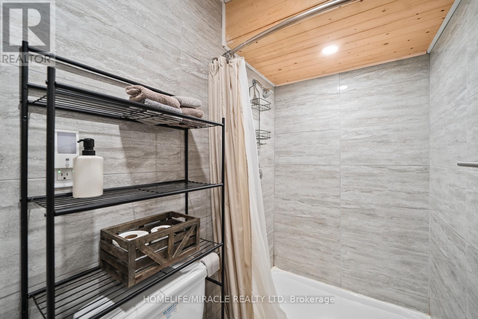 11278 Loyalist Parkway, Prince Edward County, Ontario  K0K 2T0 - Photo 28 - X12221986