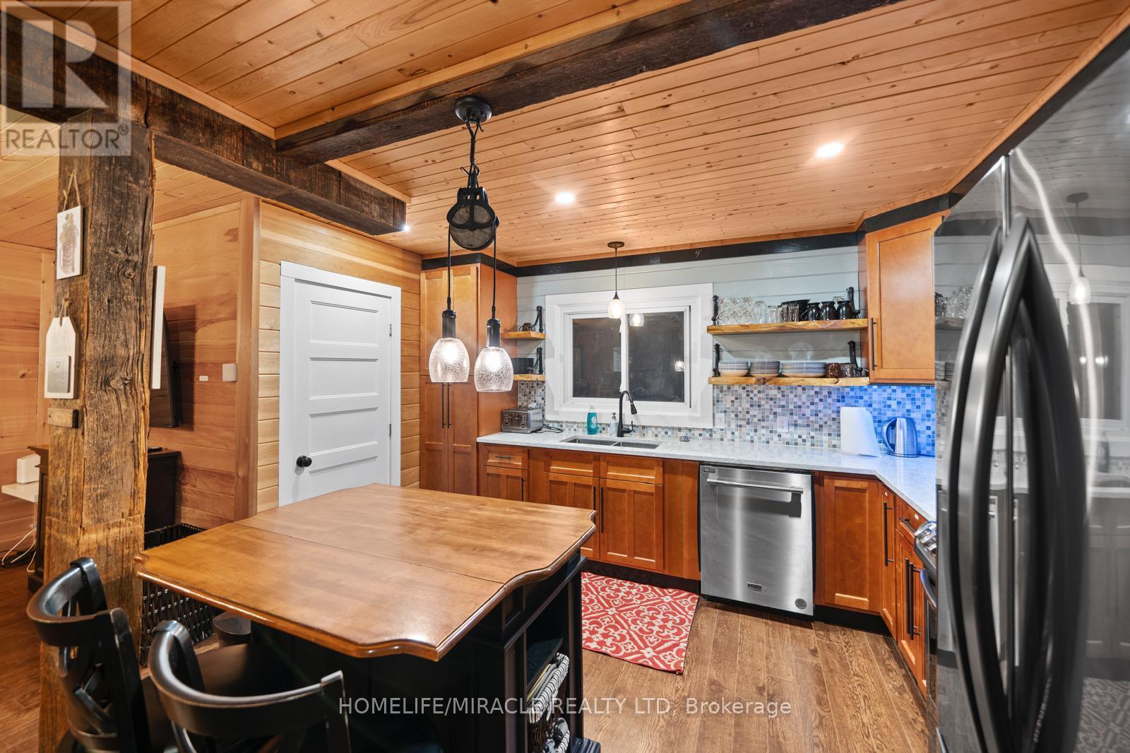 11278 Loyalist Parkway, Prince Edward County, Ontario  K0K 2T0 - Photo 17 - X12221986
