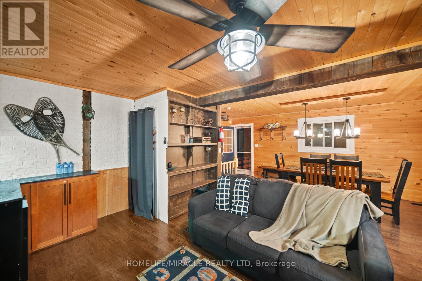 11278 Loyalist Parkway, Prince Edward County, Ontario  K0K 2T0 - Photo 15 - X12221986