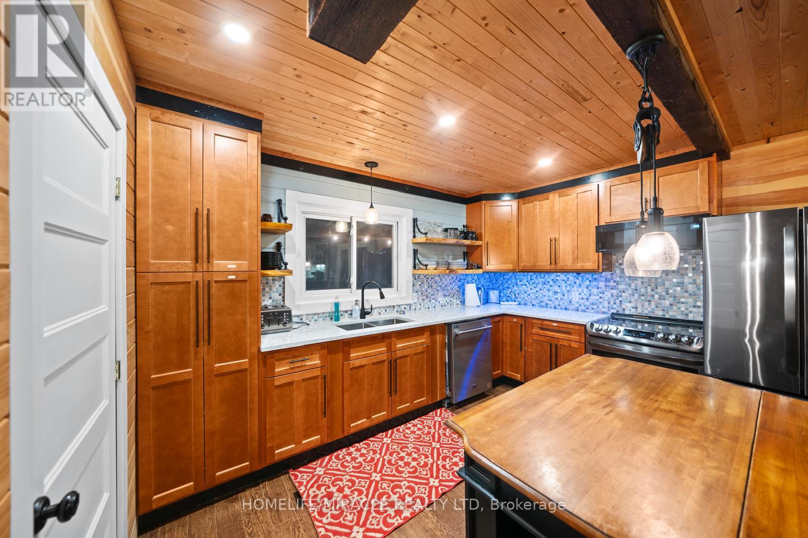 11278 Loyalist Parkway, Prince Edward County, Ontario  K0K 2T0 - Photo 21 - X12221986