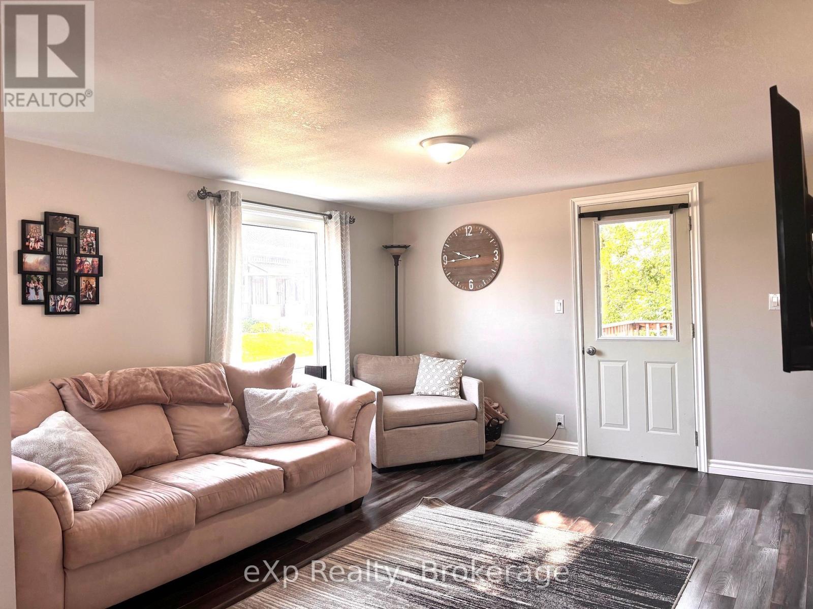 254 16th Street, Hanover, Ontario  N4N 2A7 - Photo 22 - X12203776