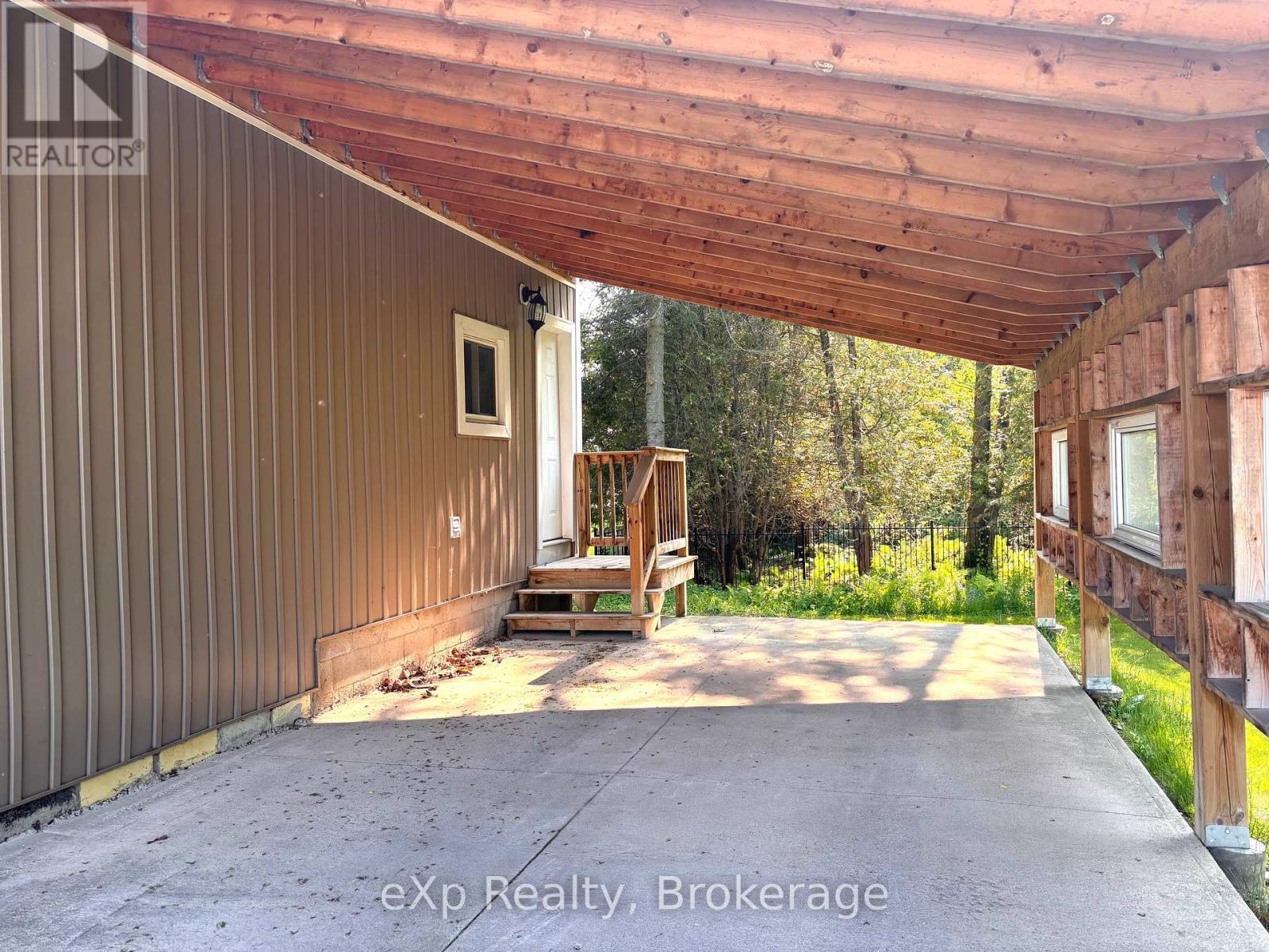 254 16th Street, Hanover, Ontario  N4N 2A7 - Photo 12 - X12203776