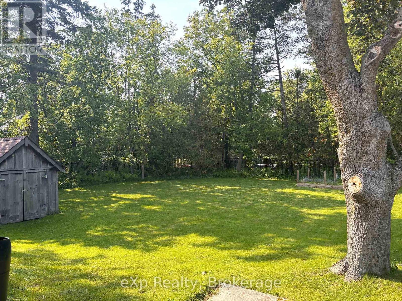 254 16th Street, Hanover, Ontario  N4N 2A7 - Photo 11 - X12203776