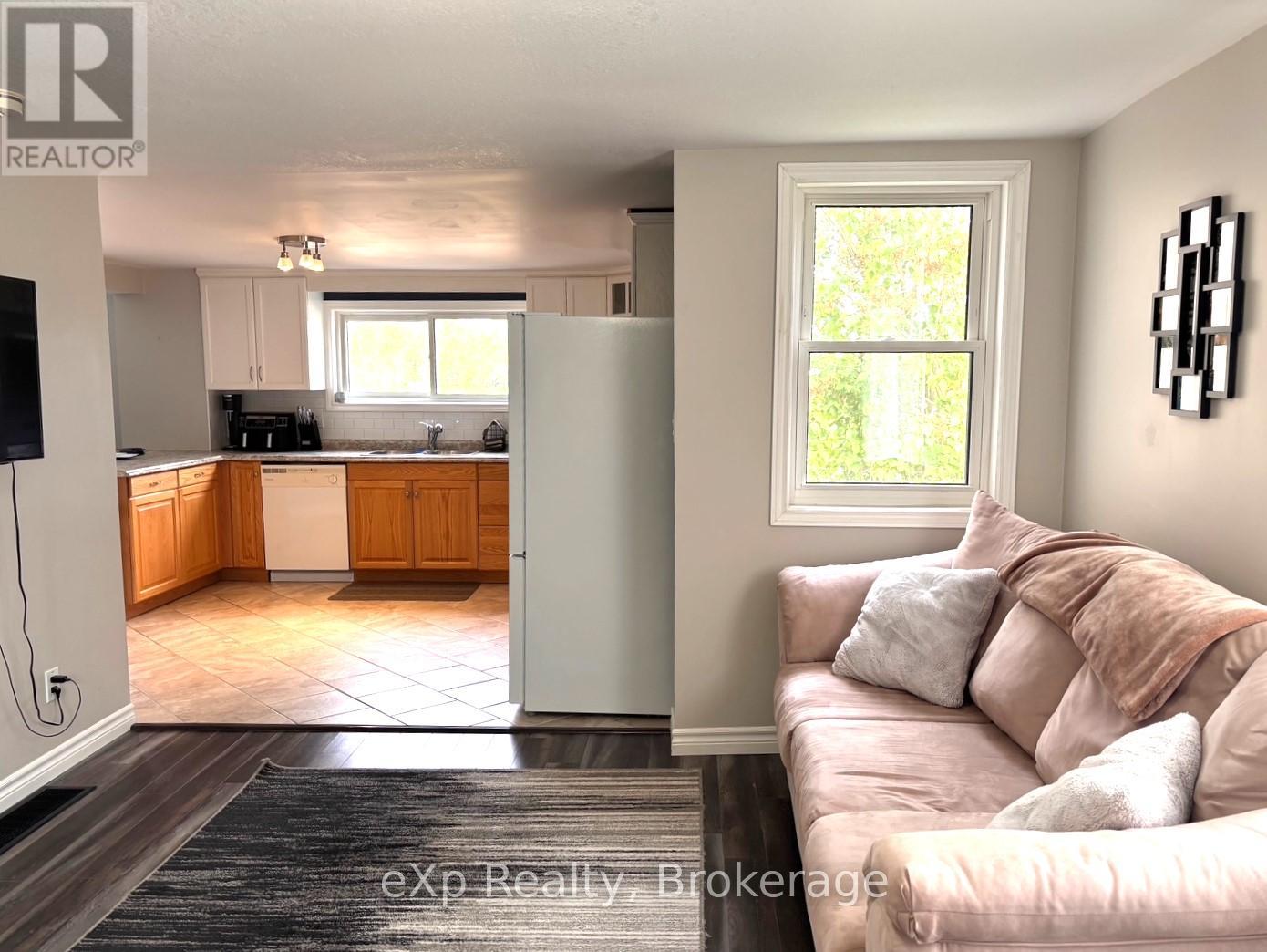 254 16th Street, Hanover, Ontario  N4N 2A7 - Photo 21 - X12203776