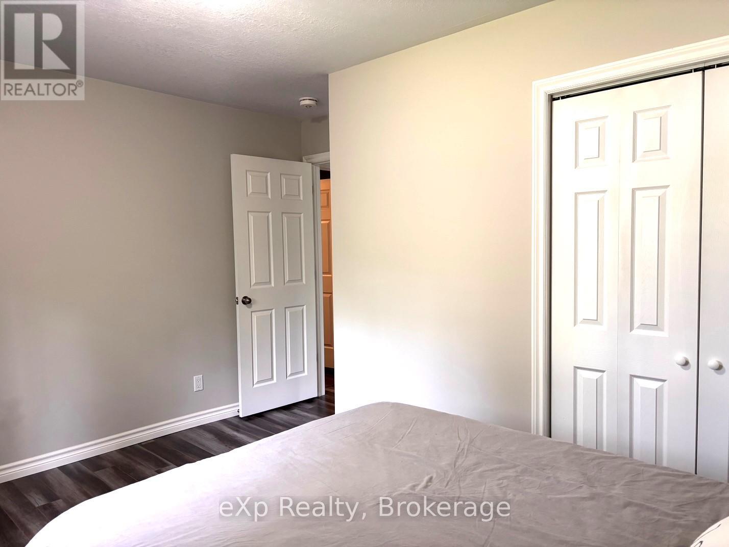 254 16th Street, Hanover, Ontario  N4N 2A7 - Photo 32 - X12203776