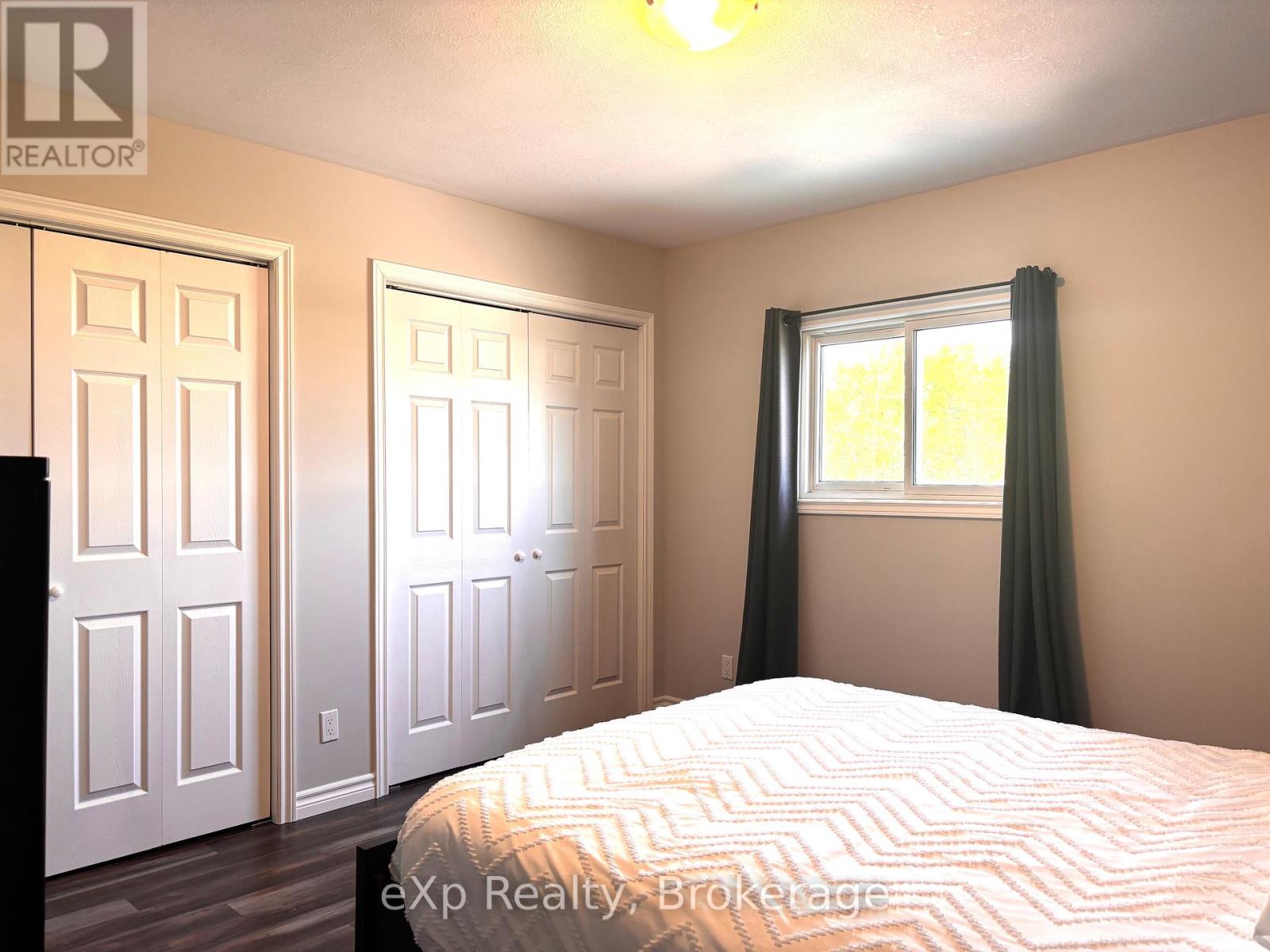 254 16th Street, Hanover, Ontario  N4N 2A7 - Photo 30 - X12203776