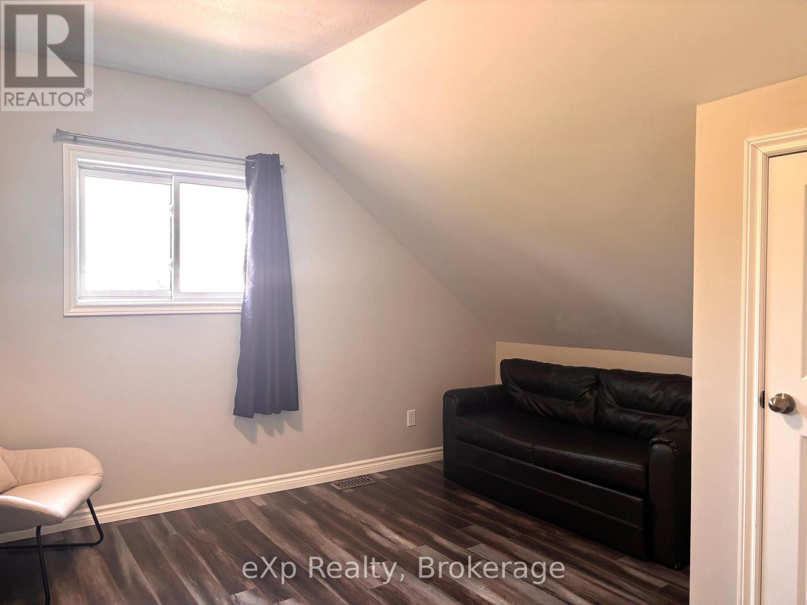 254 16th Street, Hanover, Ontario  N4N 2A7 - Photo 36 - X12203776