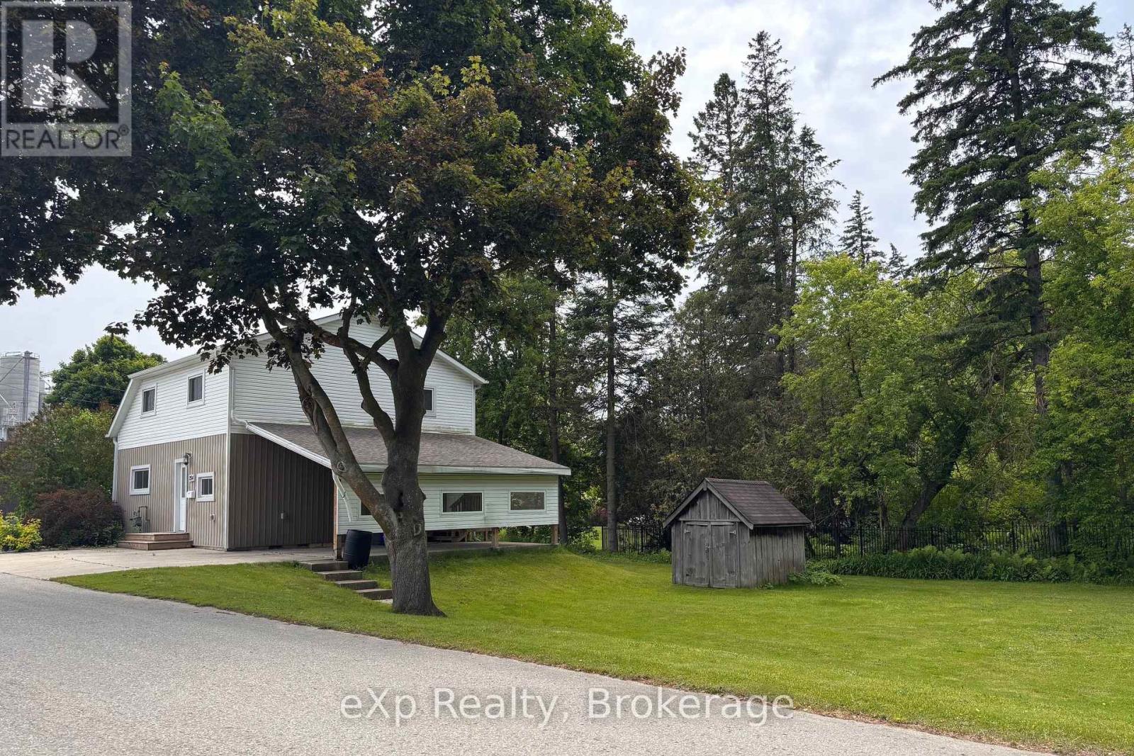 254 16th Street, Hanover, Ontario  N4N 2A7 - Photo 7 - X12203776