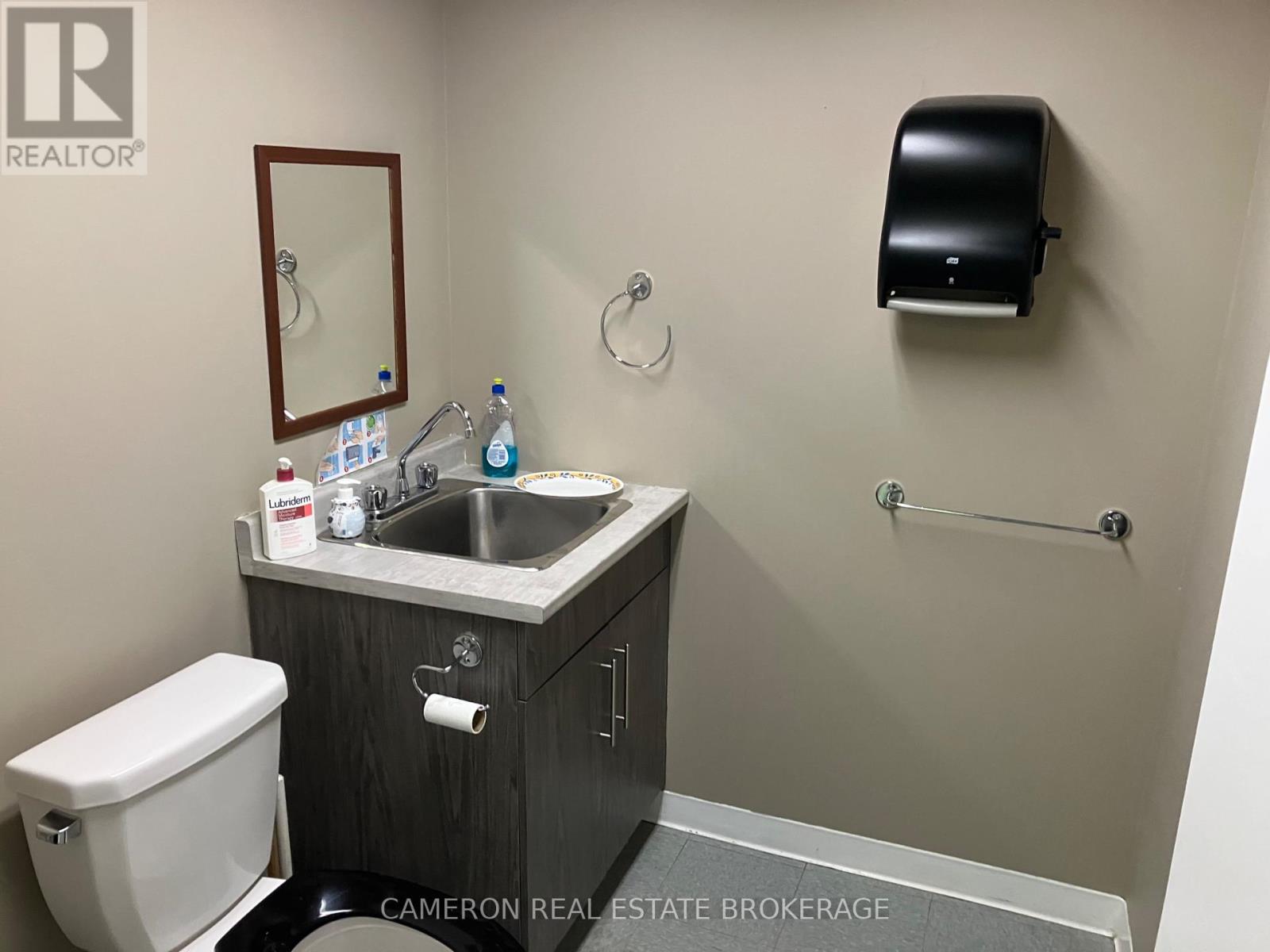 Unit #1 - 950 Boundary Road, South Glengarry, Ontario  K6H 7P7 - Photo 10 - X12222064