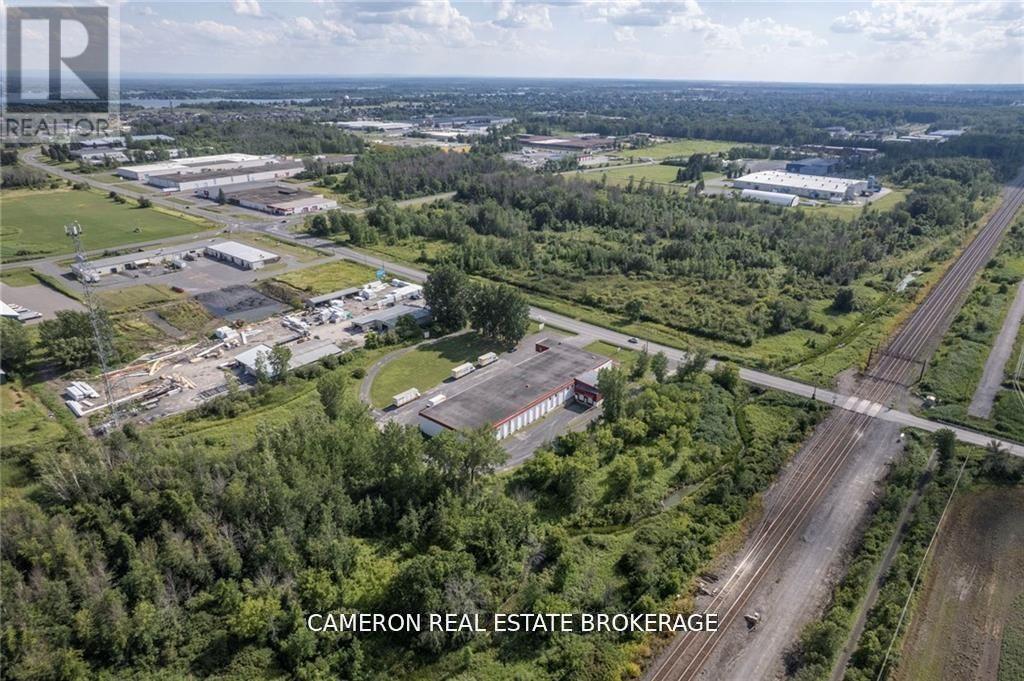 Unit #1 - 950 Boundary Road, South Glengarry, Ontario  K6H 7P7 - Photo 2 - X12222064