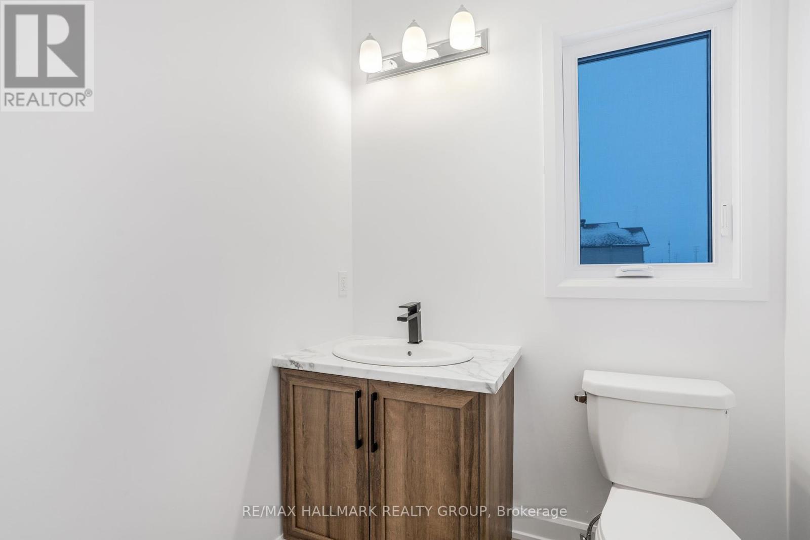319 Zakari Street, Casselman, Ontario  K0A 1M0 - Photo 10 - X12222084
