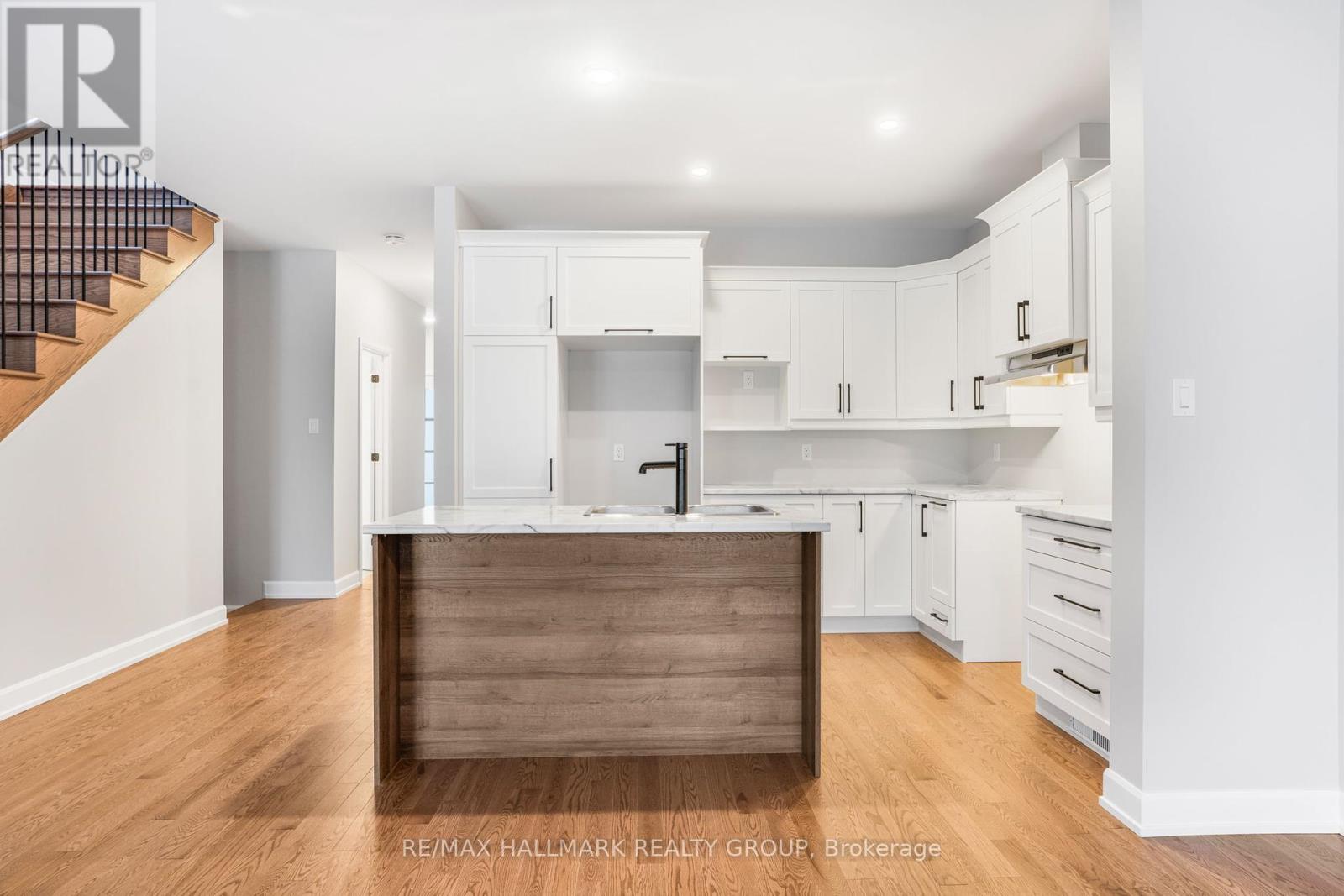 319 Zakari Street, Casselman, Ontario  K0A 1M0 - Photo 13 - X12222084