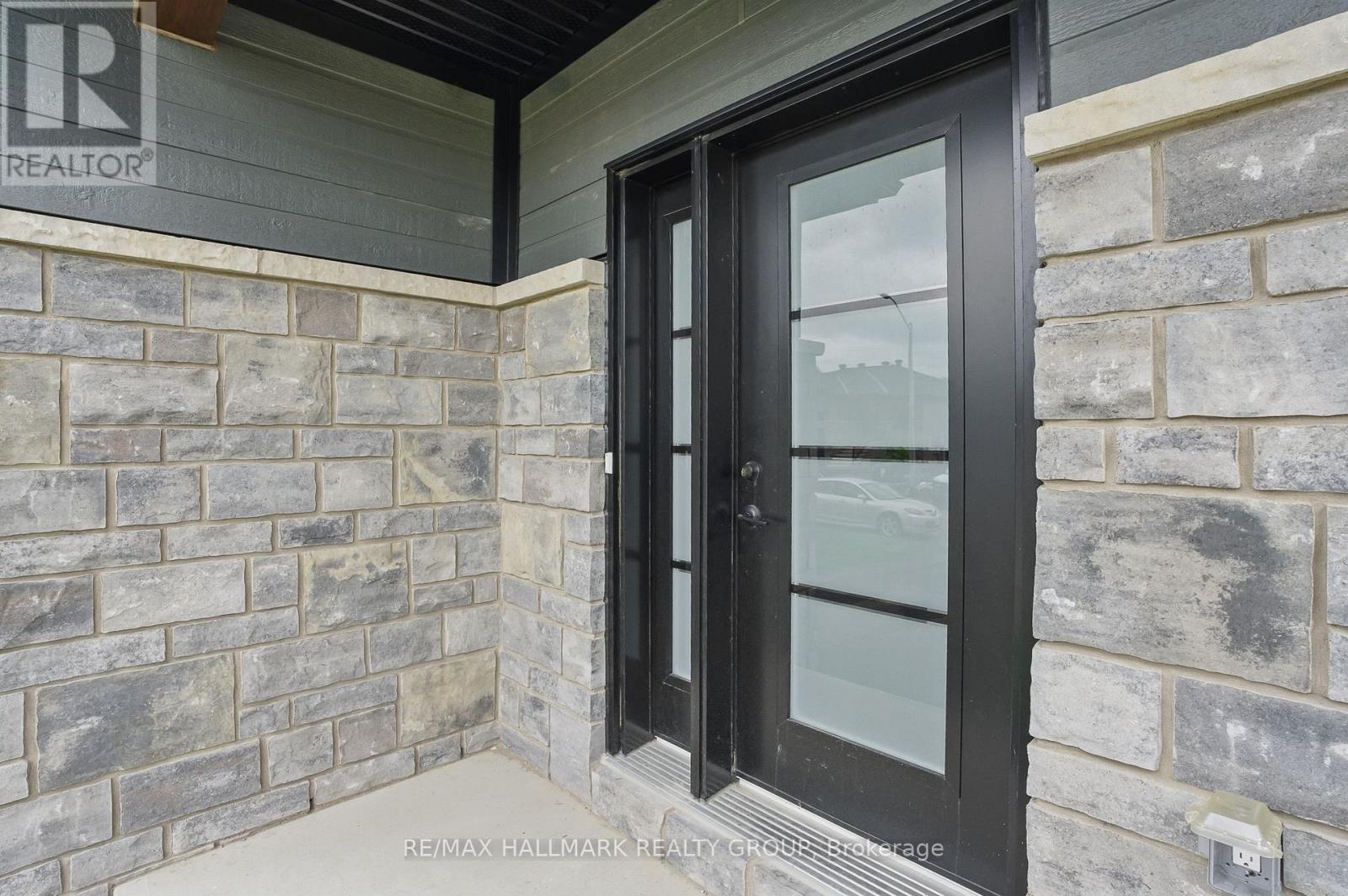319 Zakari Street, Casselman, Ontario  K0A 1M0 - Photo 8 - X12222084