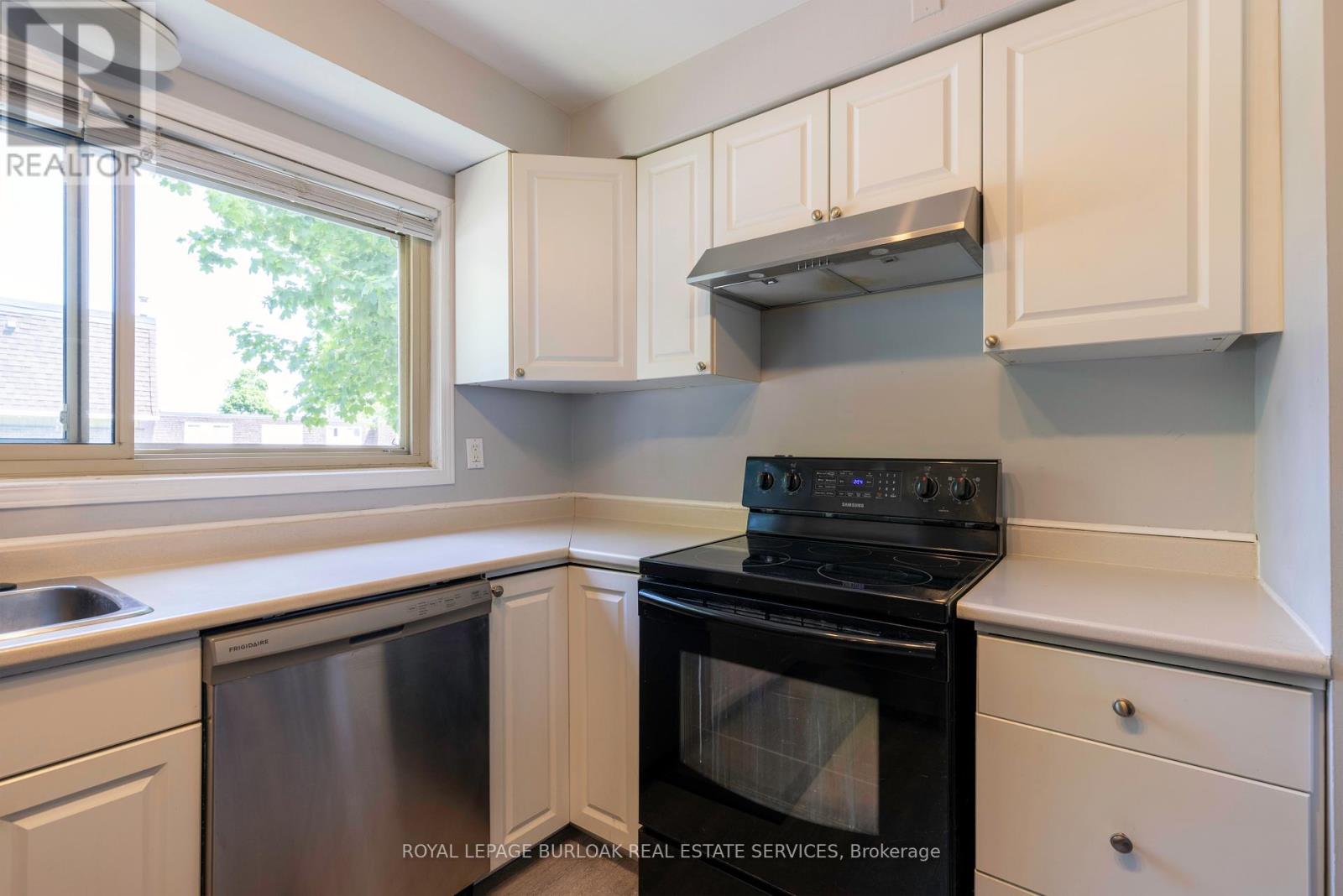 Property at 16 - 125 BONAVENTURE DRIVE image 5