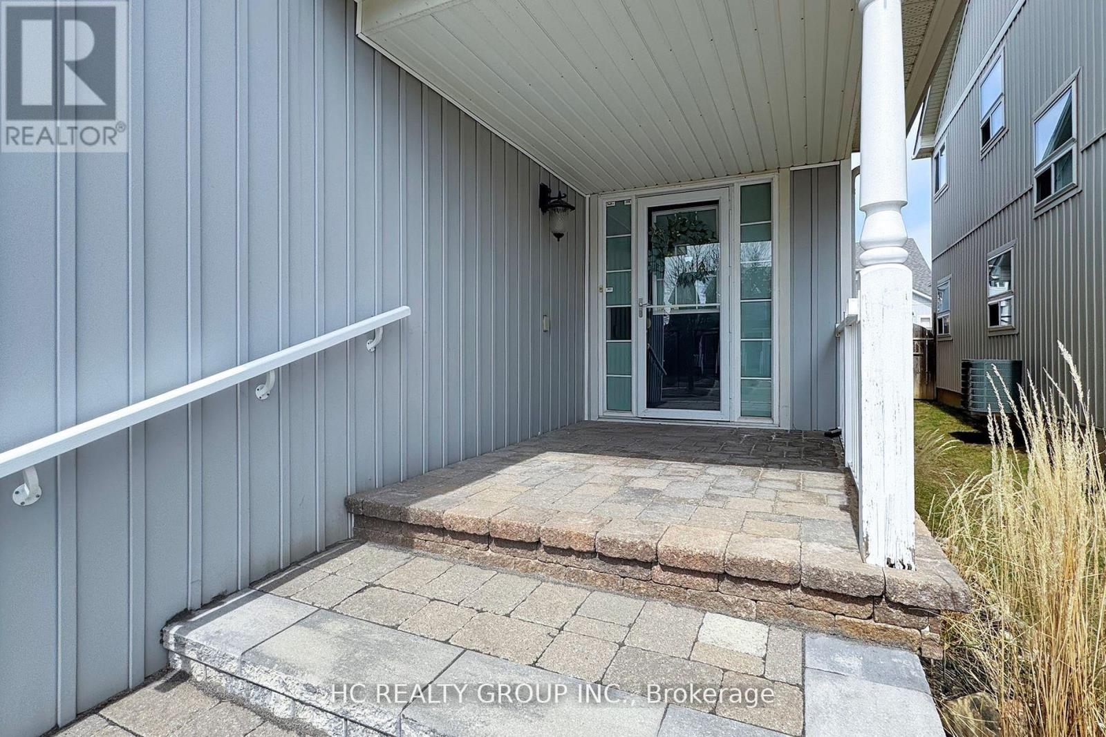 Property at 8 BEAUMARIS CRESCENT image 5
