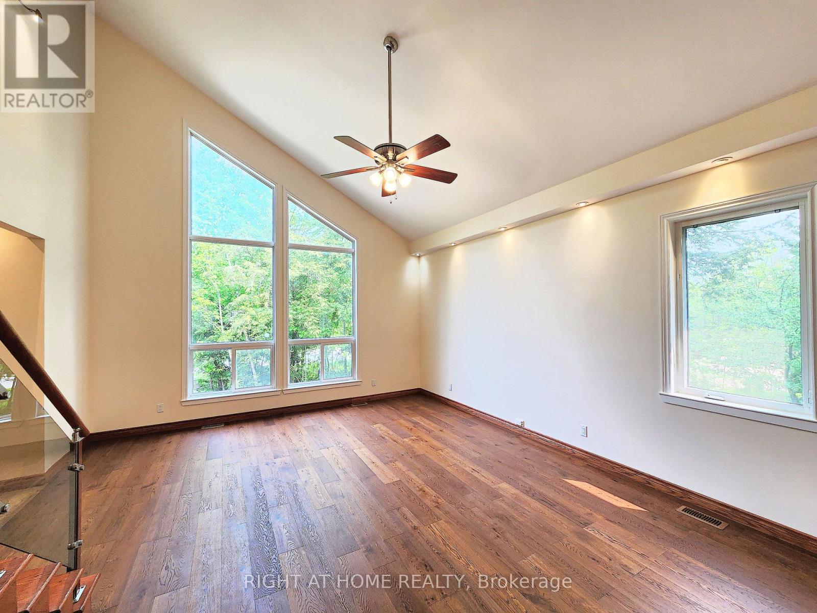 Property at 2384 CHAMPLAIN ROAD image 3