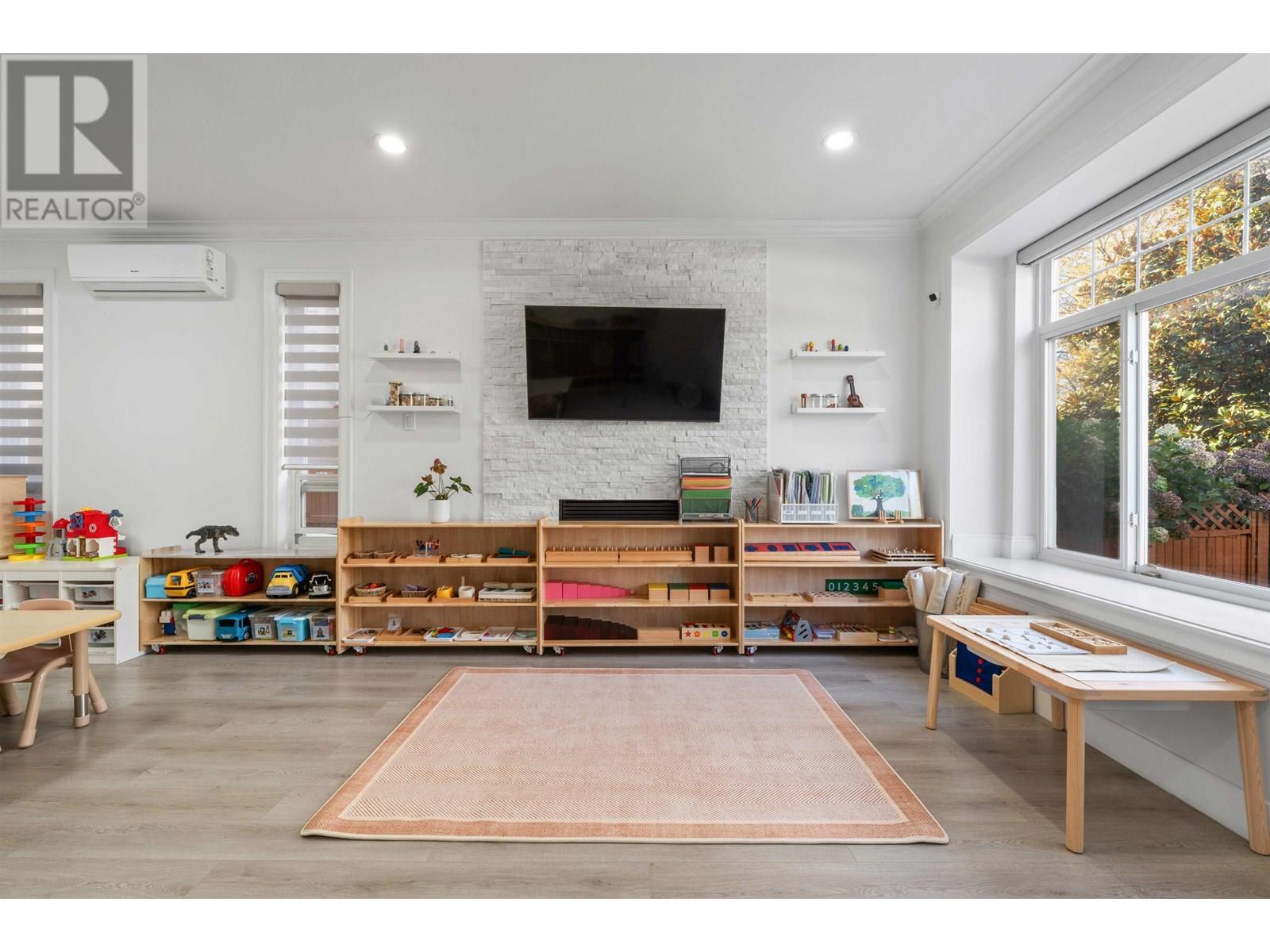 4142 Manor Street, Burnaby, British Columbia  V5G 1B1 - Photo 3 - R3013453