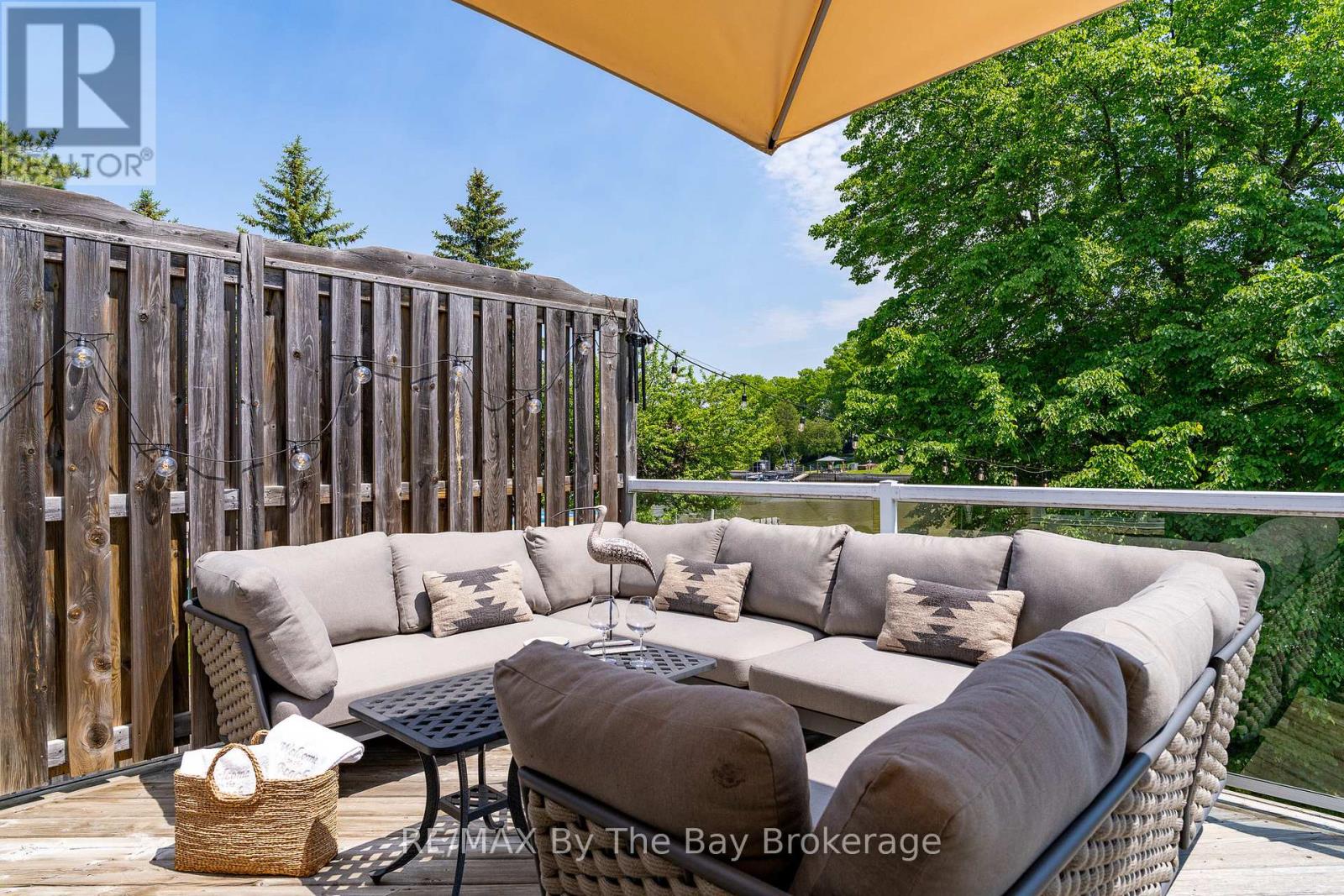 83 Old Mosley Street, Wasaga Beach, Ontario  L9Z 2J5 - Photo 10 - S12222137