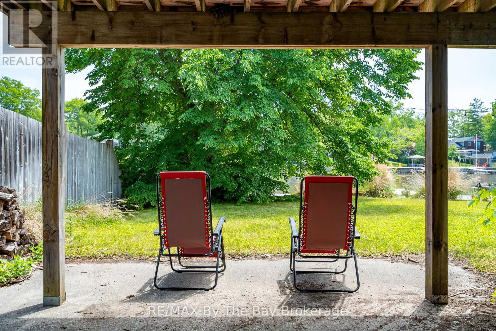 83 Old Mosley Street, Wasaga Beach, Ontario  L9Z 2J5 - Photo 14 - S12222137