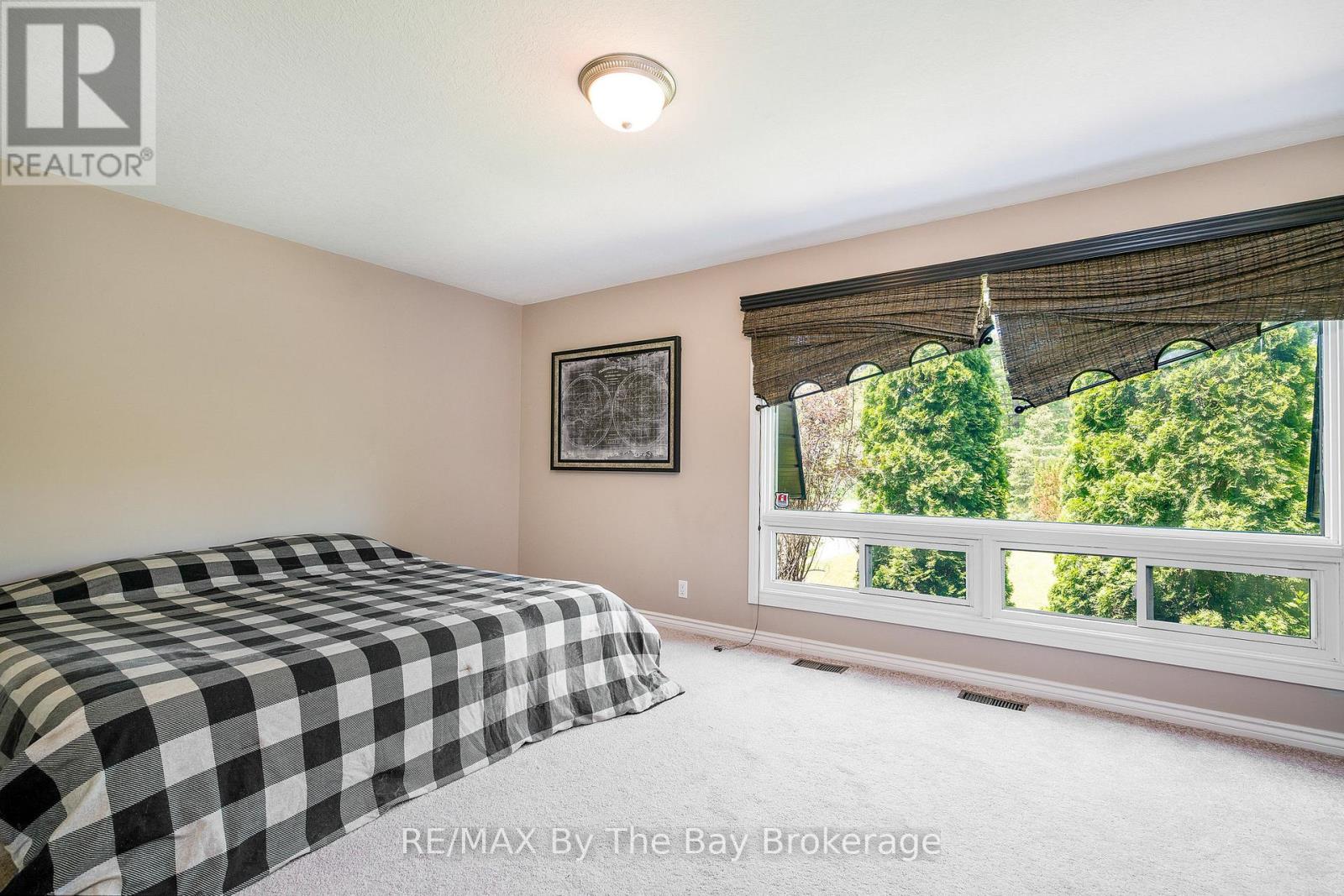 83 Old Mosley Street, Wasaga Beach, Ontario  L9Z 2J5 - Photo 29 - S12222137