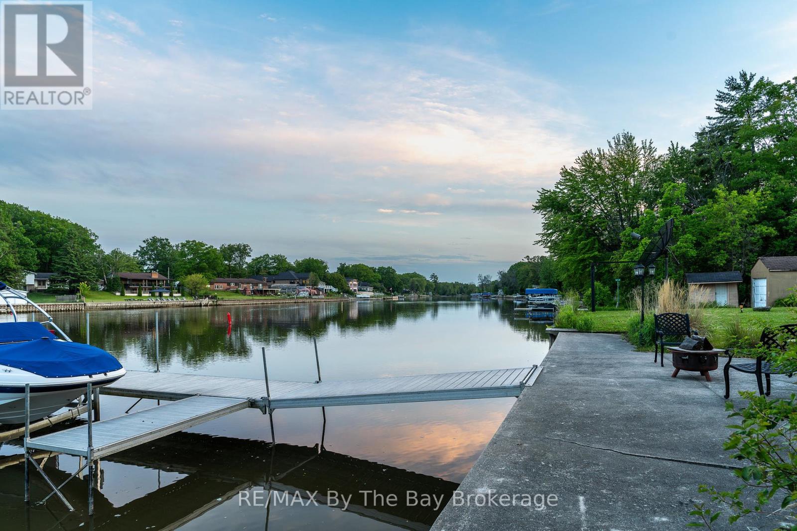 83 Old Mosley Street, Wasaga Beach, Ontario  L9Z 2J5 - Photo 45 - S12222137