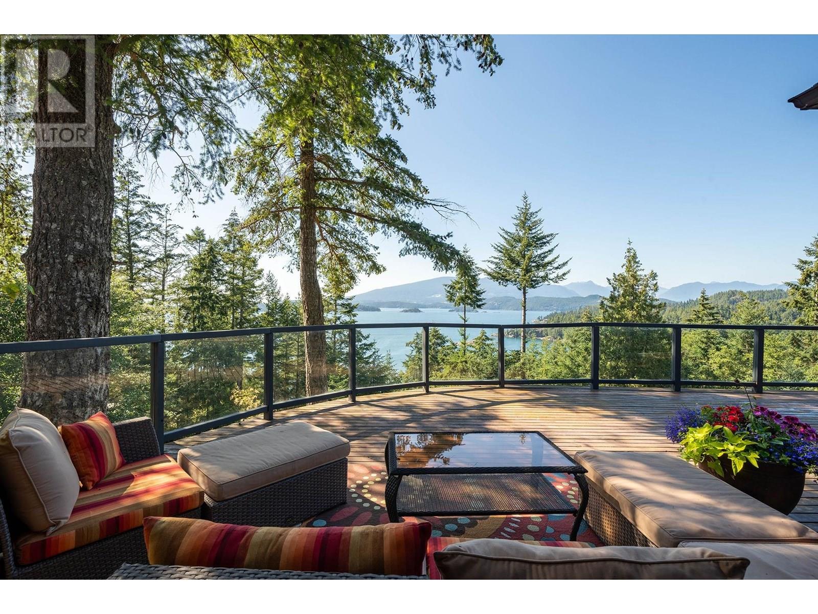 Property at 1675 WHITESAILS DRIVE image 2