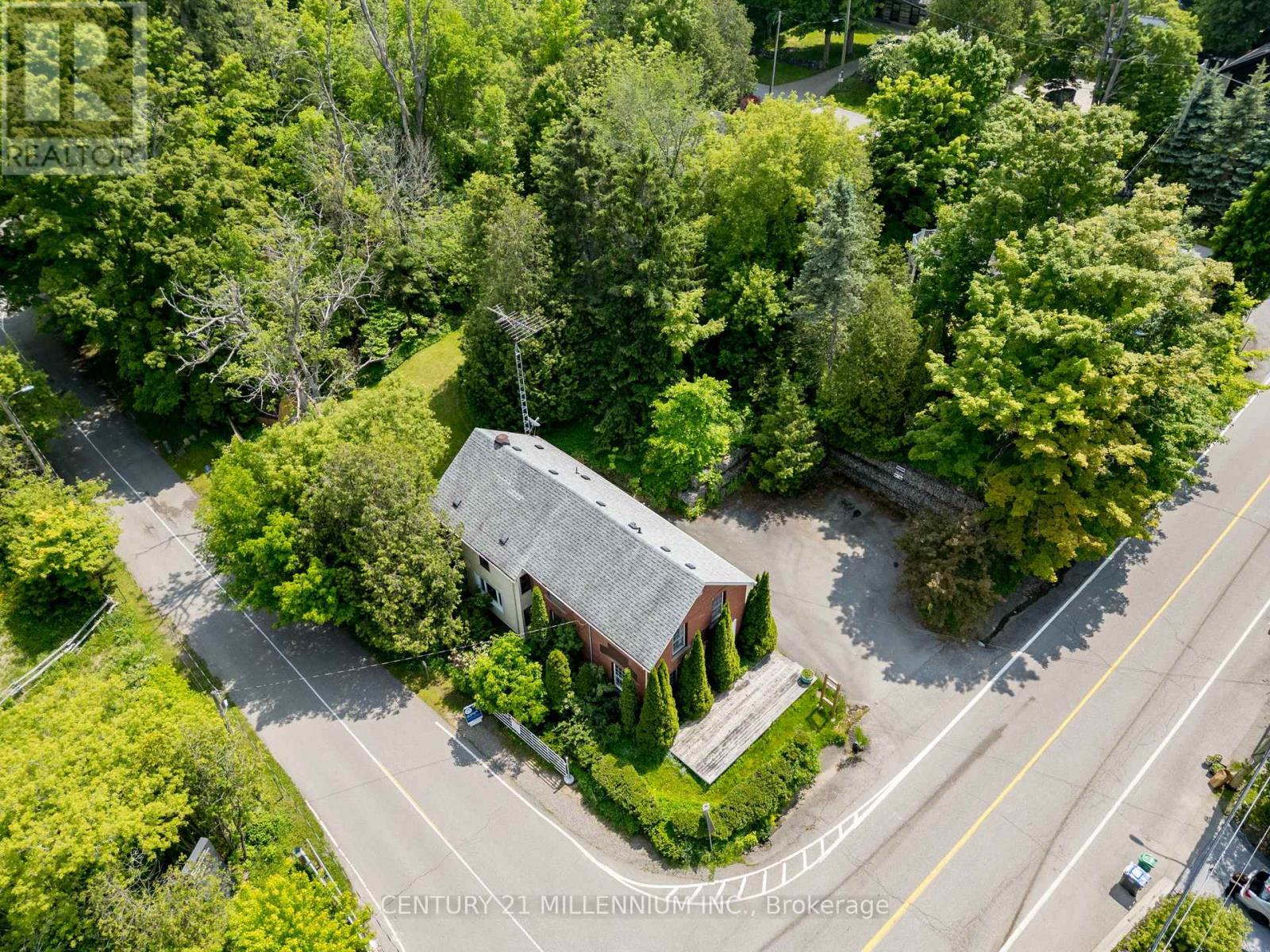 Property at 815 FORKS OF THE CREDIT ROAD image 2