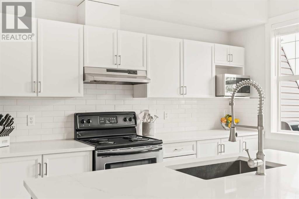 Property at 25, 35 Springborough Boulevard SW image 4
