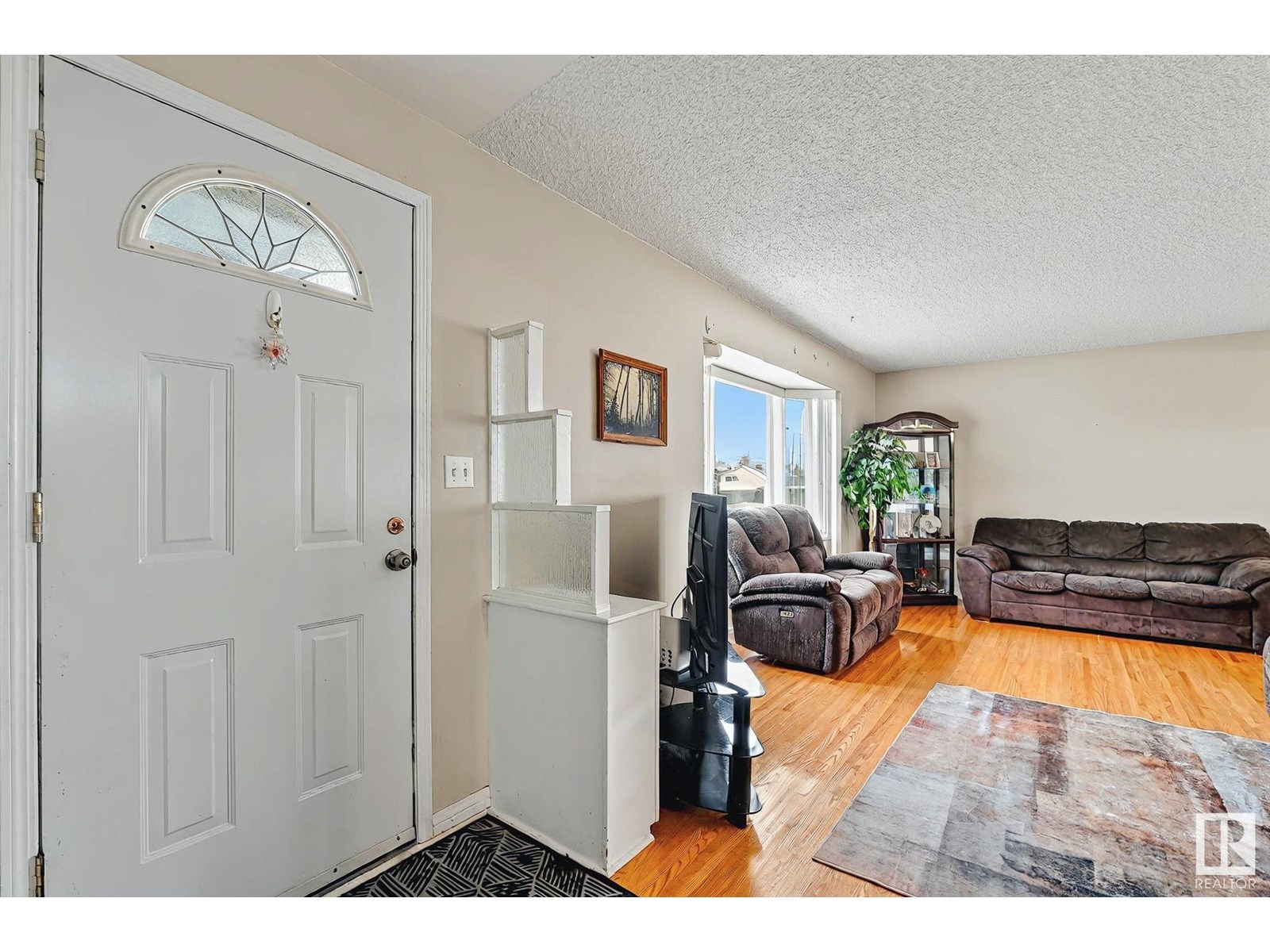 Property at 10507 134A AV NW NW image 2