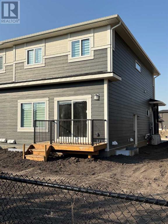 Property at 252 Legacy Glen Parade SE image 2
