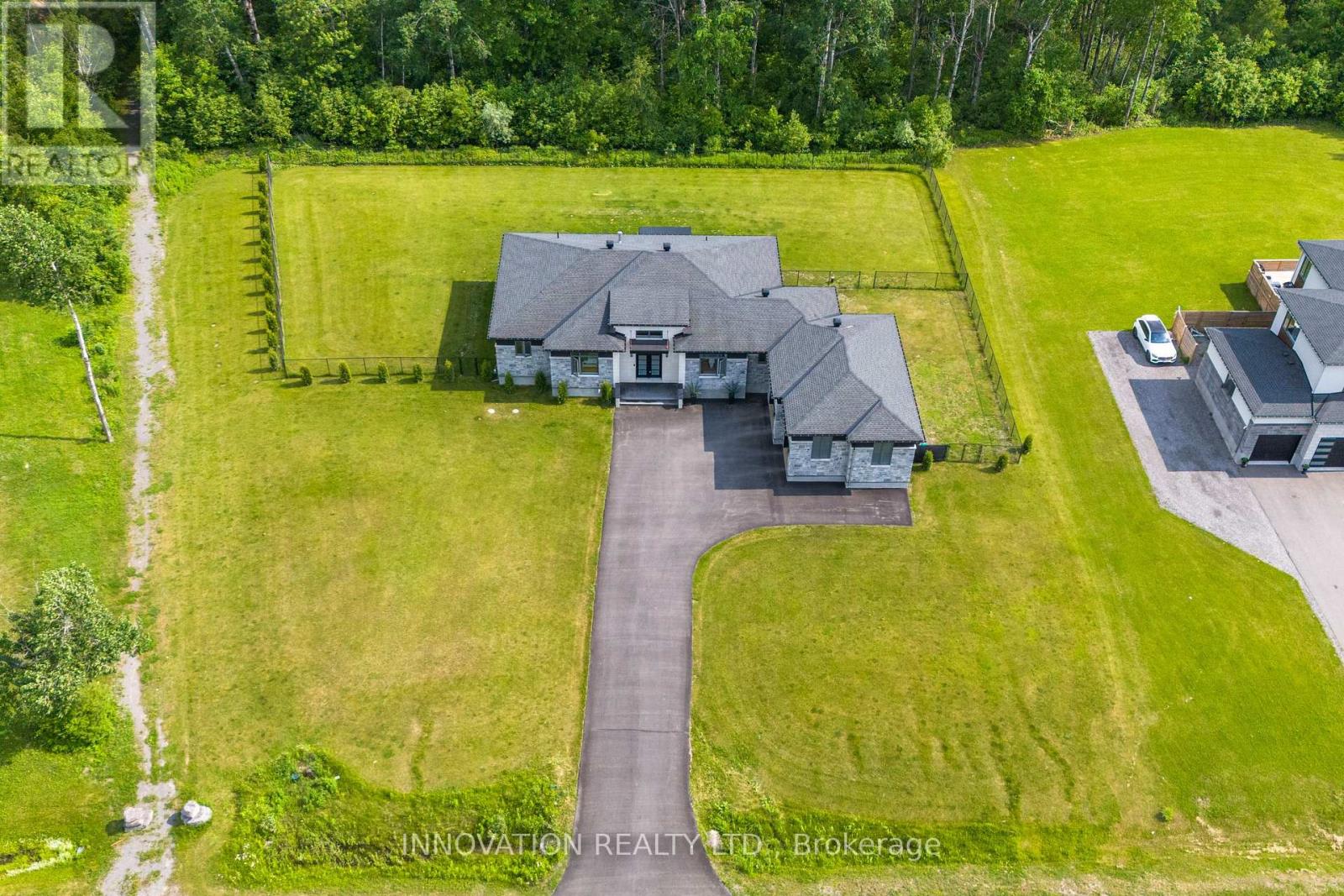 Property at 651 BALLYCASTLE CRESCENT image 4