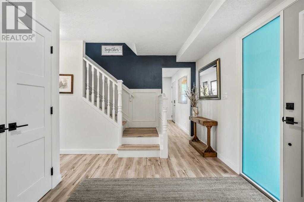 Property at 836 Parkwood Drive SE image 3