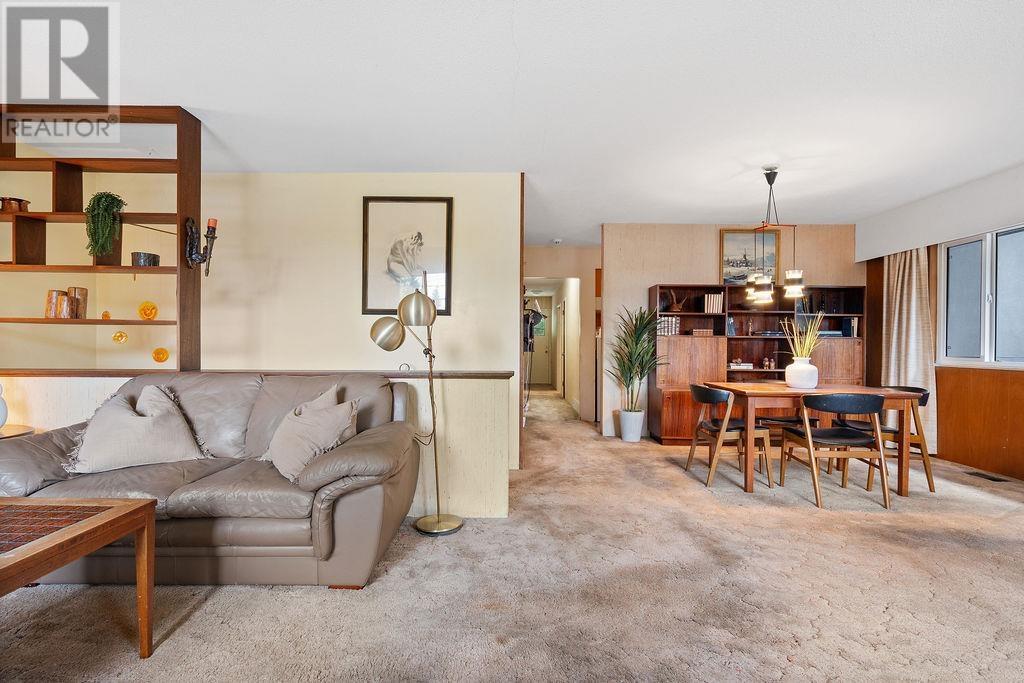 Property at 1560 BURRILL AVENUE image 2