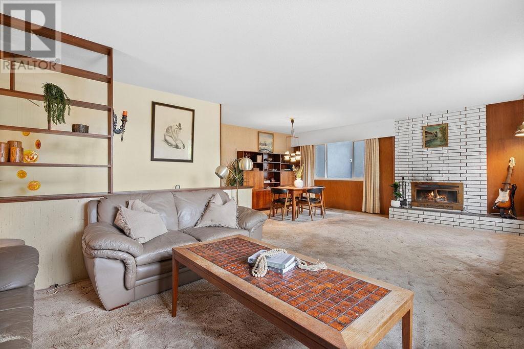 Property at 1560 BURRILL AVENUE image 3