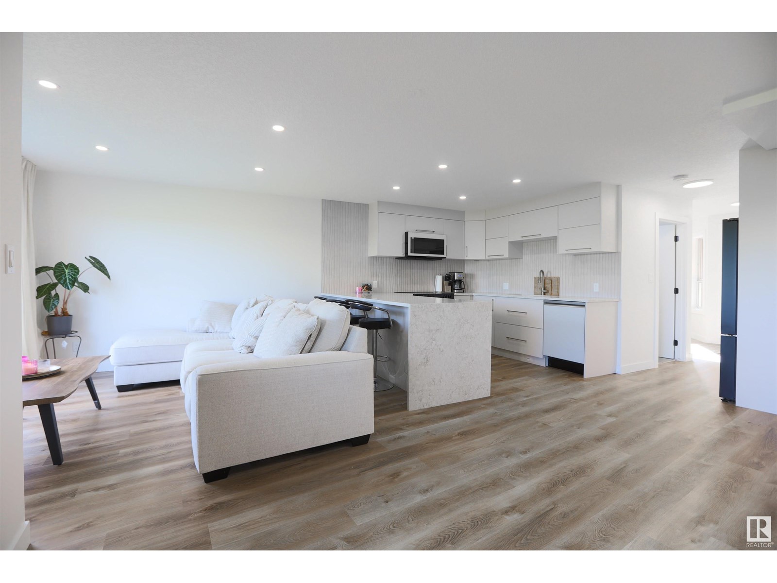 Property at #108 10105 95 ST NW image 3