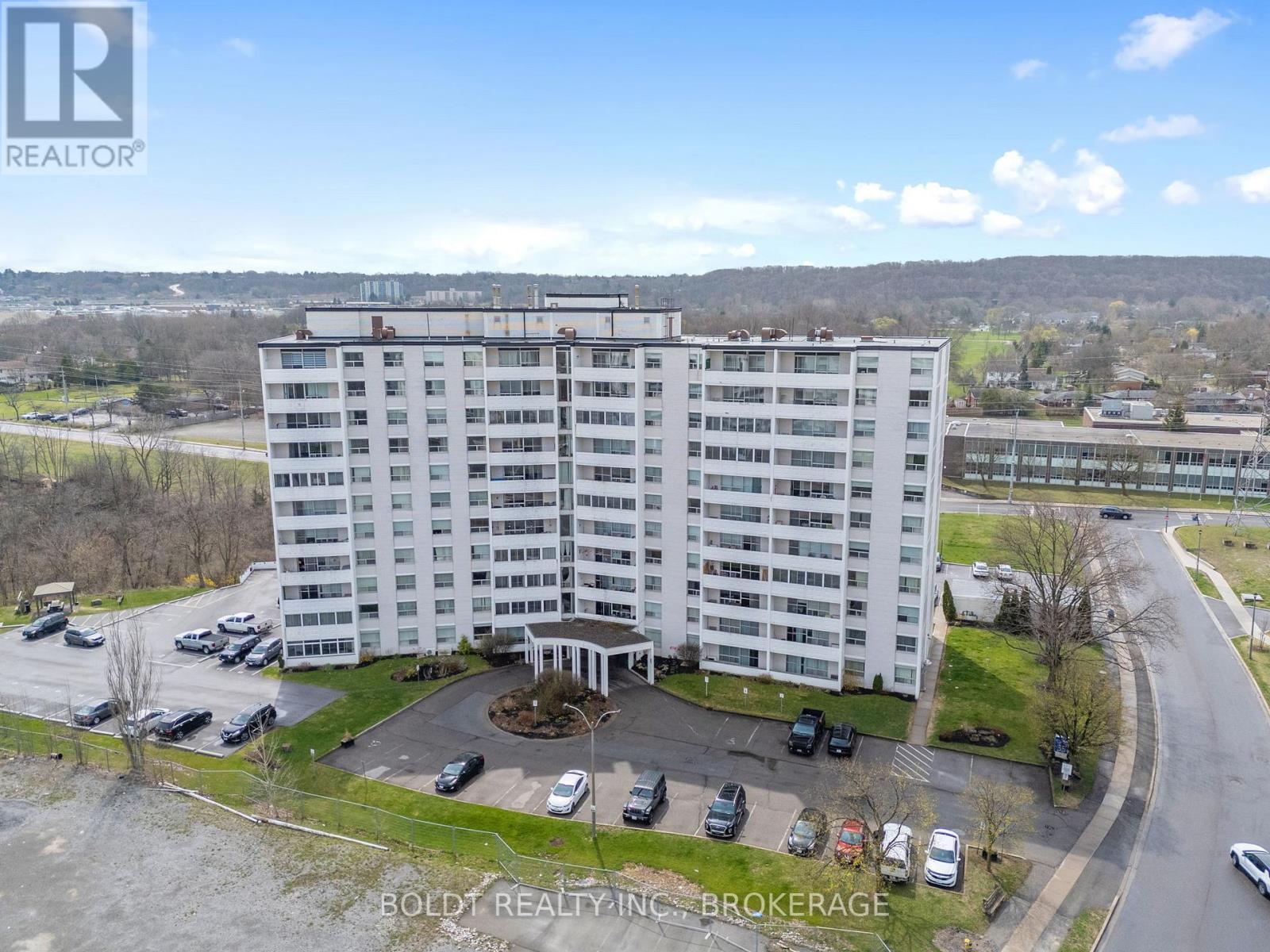 902 - 35 Towering Heights Boulevard, St. Catharines (Glendale/glenridge), Ontario  L2T 3G8 - Photo 2 - X12205729