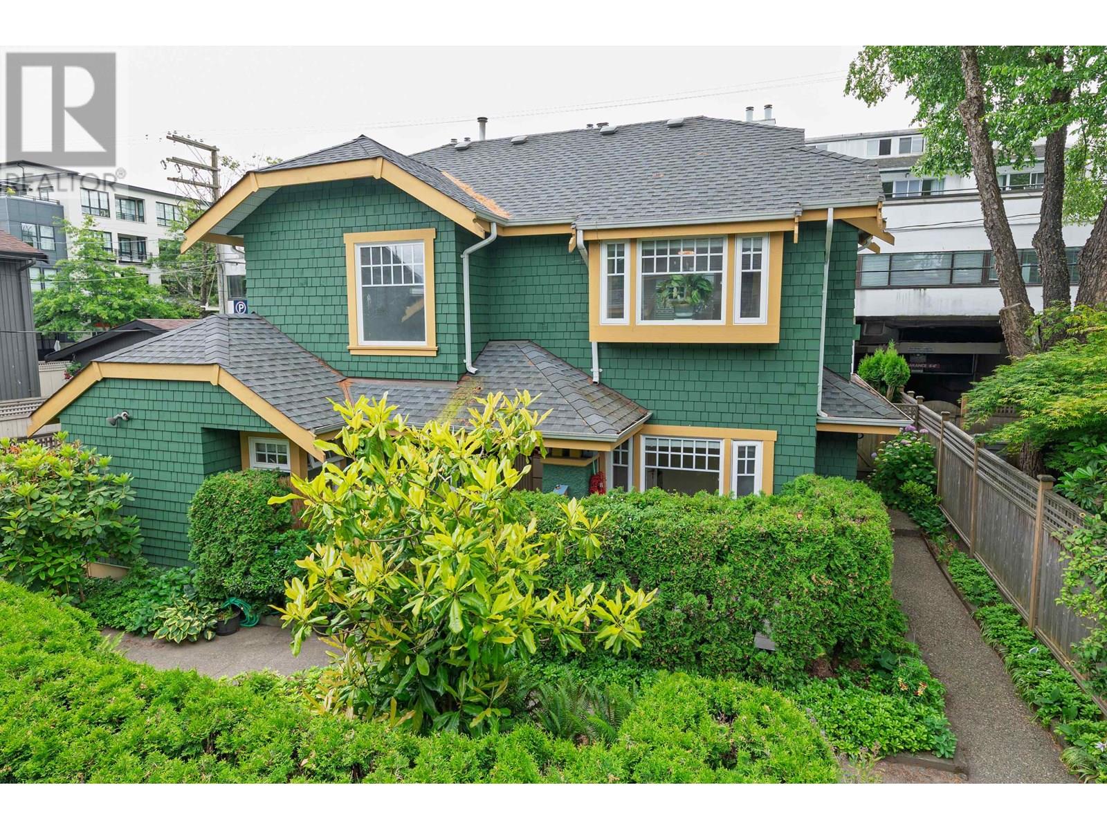 2952 W 8TH AVENUE, vancouver, British Columbia V6K2C1