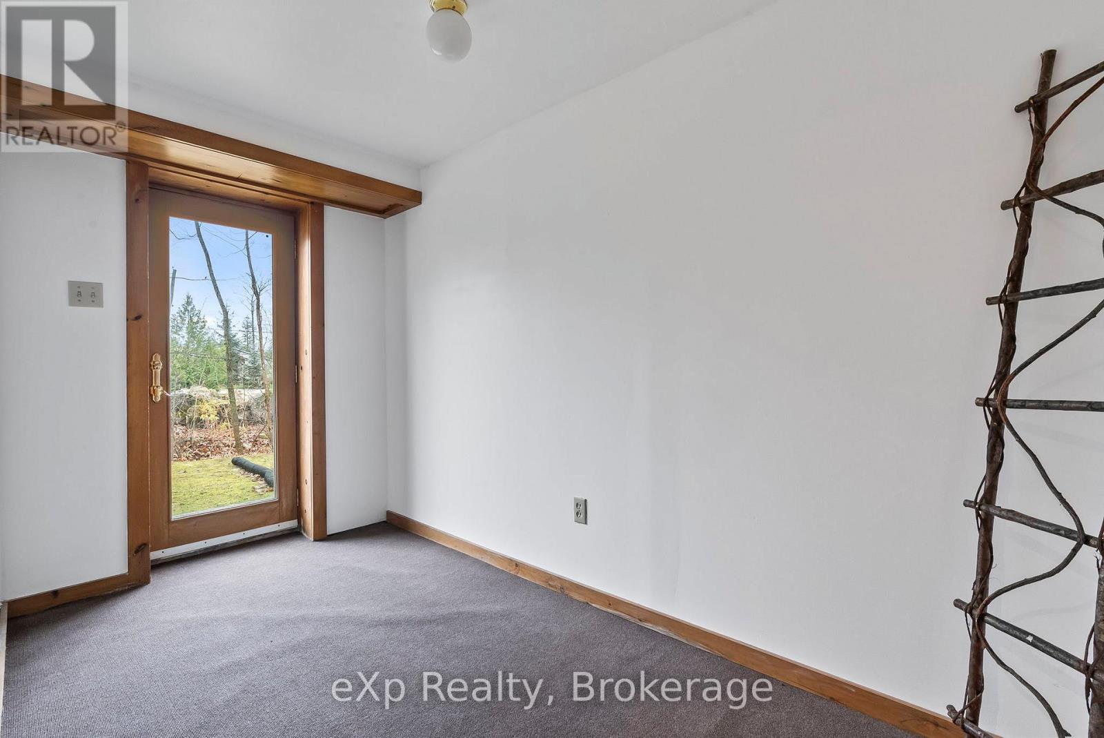 5 15th Avenue, South Bruce Peninsula, Ontario  N0H 2T0 - Photo 25 - X12109285