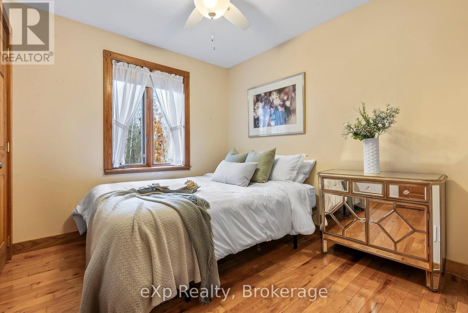 5 15th Avenue, South Bruce Peninsula, Ontario  N0H 2T0 - Photo 19 - X12109285