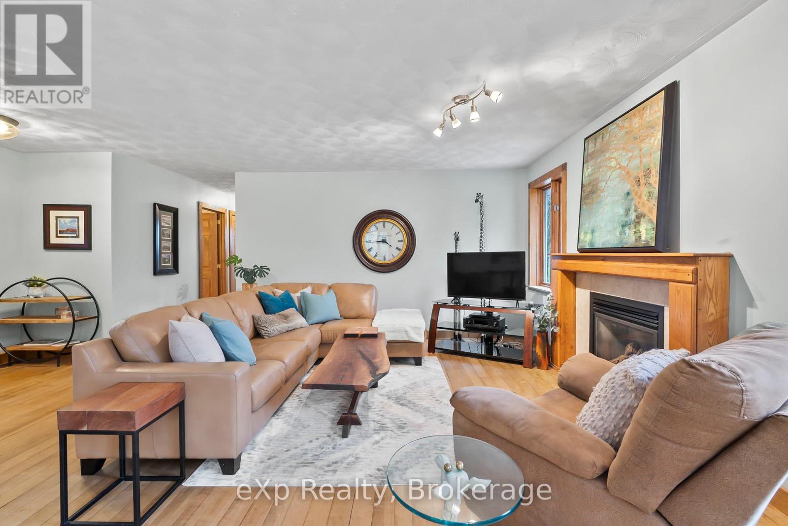 5 15th Avenue, South Bruce Peninsula, Ontario  N0H 2T0 - Photo 8 - X12109285