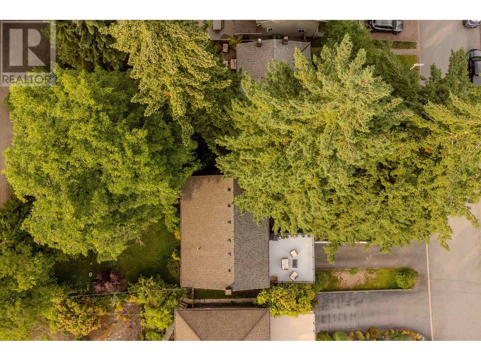 Property at 1082 CALVERHALL STREET image 3
