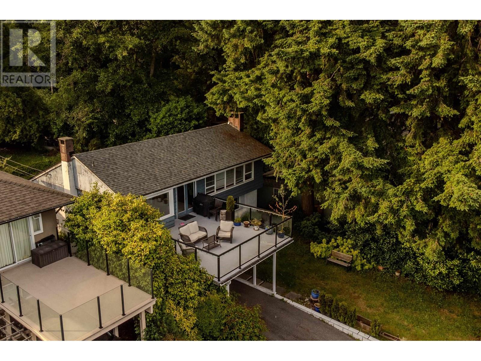 Property at 1082 CALVERHALL STREET image 2
