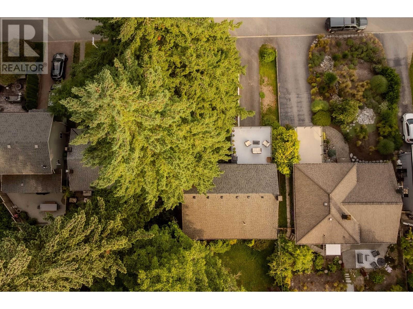 Property at 1082 CALVERHALL STREET image 4