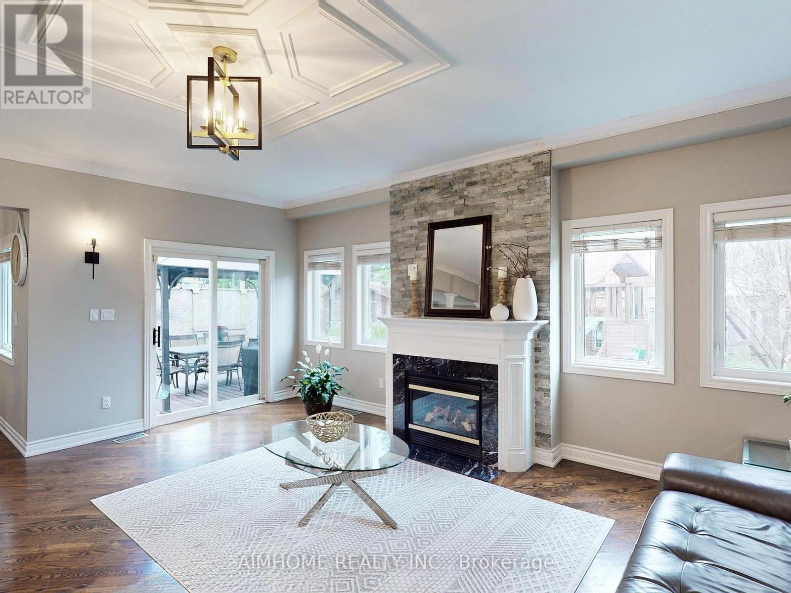 Property at 509 RAVINEVIEW WAY image 4