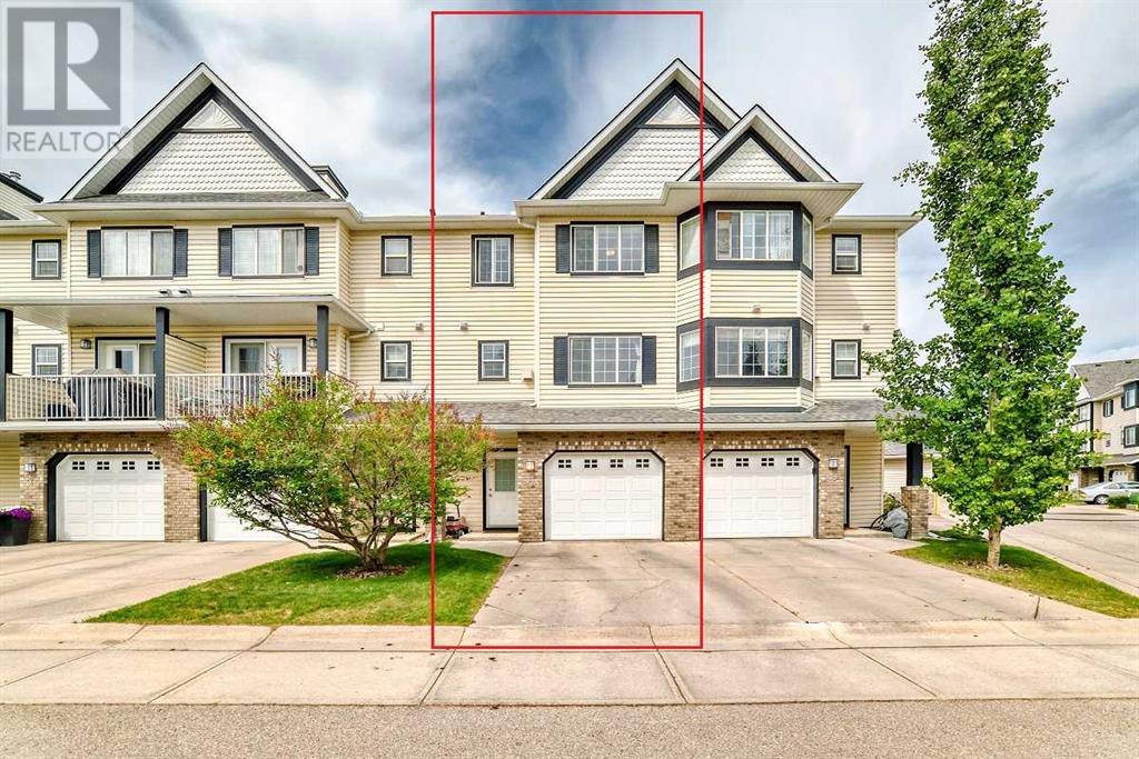 Property at 11 Cougar Ridge Mews SW image 2
