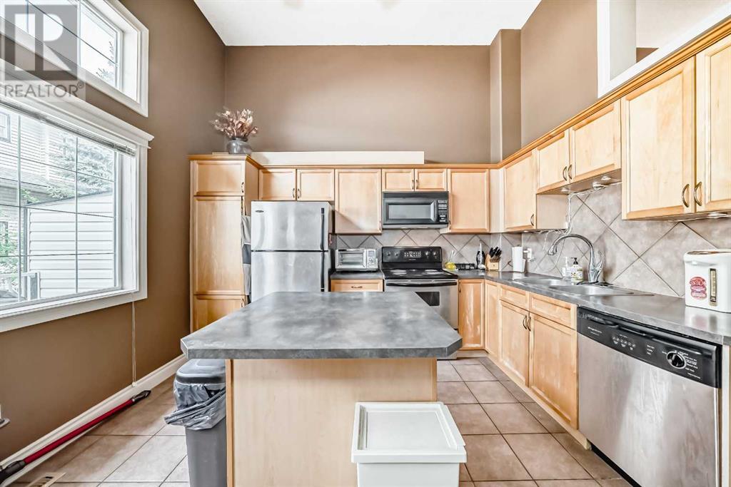 Property at 11 Cougar Ridge Mews SW image 1