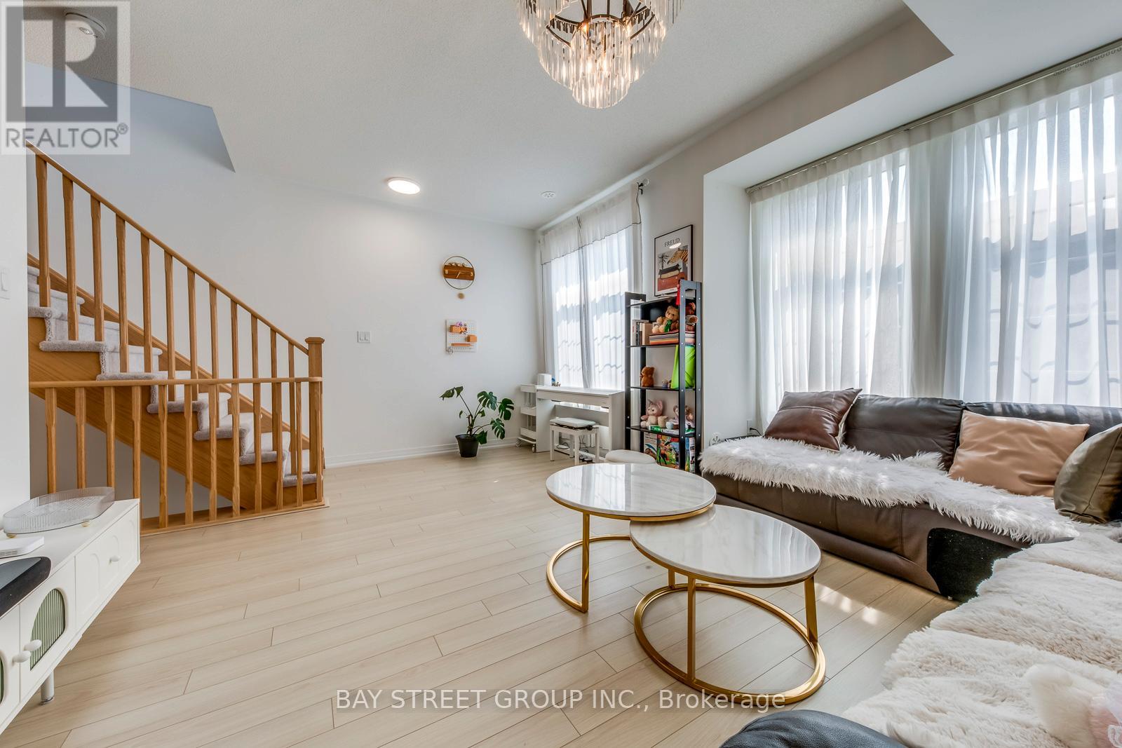 Property at 33 SISSONS WAY image 5