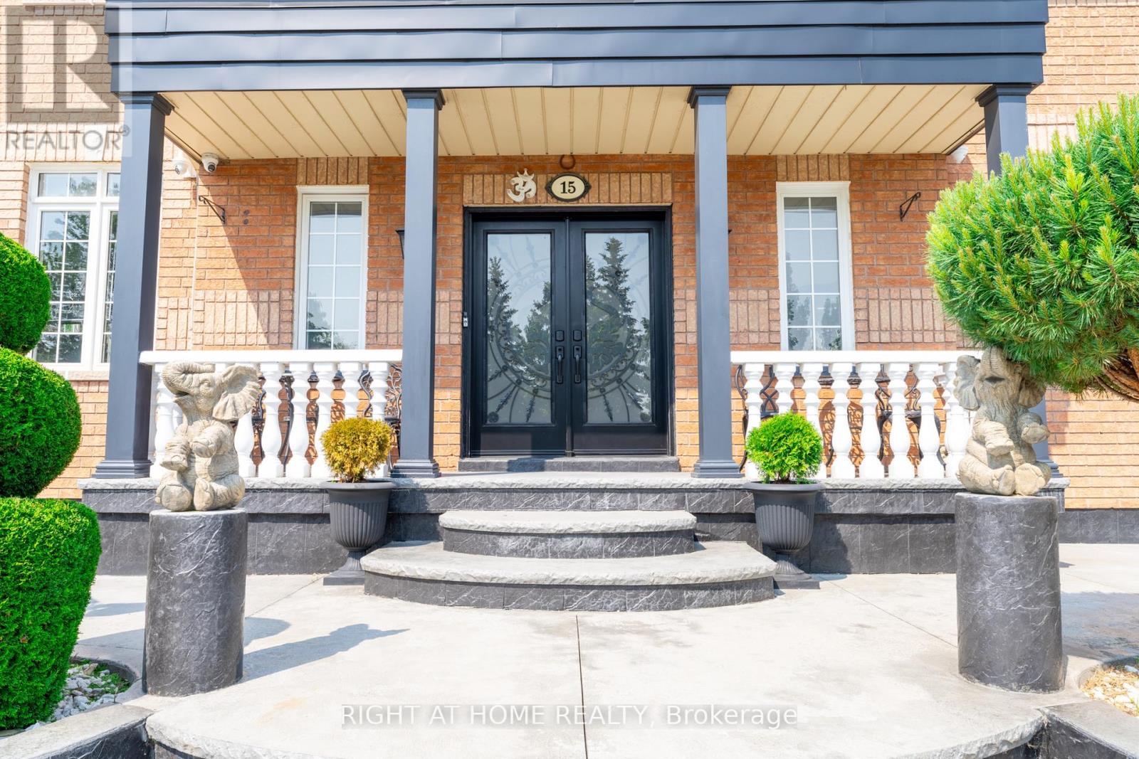 Property at 15 TOURNAMENT DRIVE image 2