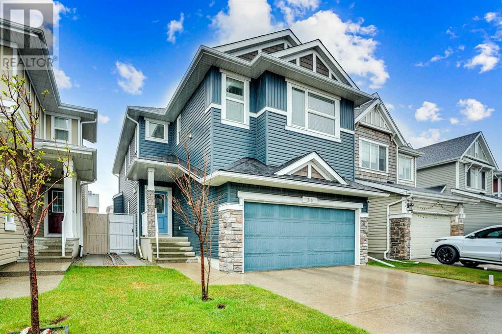 Property at 39 Redstone Road NE image 3